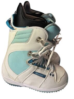 Burton Freestyle Women’s 7.5 Light Blue & White Snowboard Boots MINTY